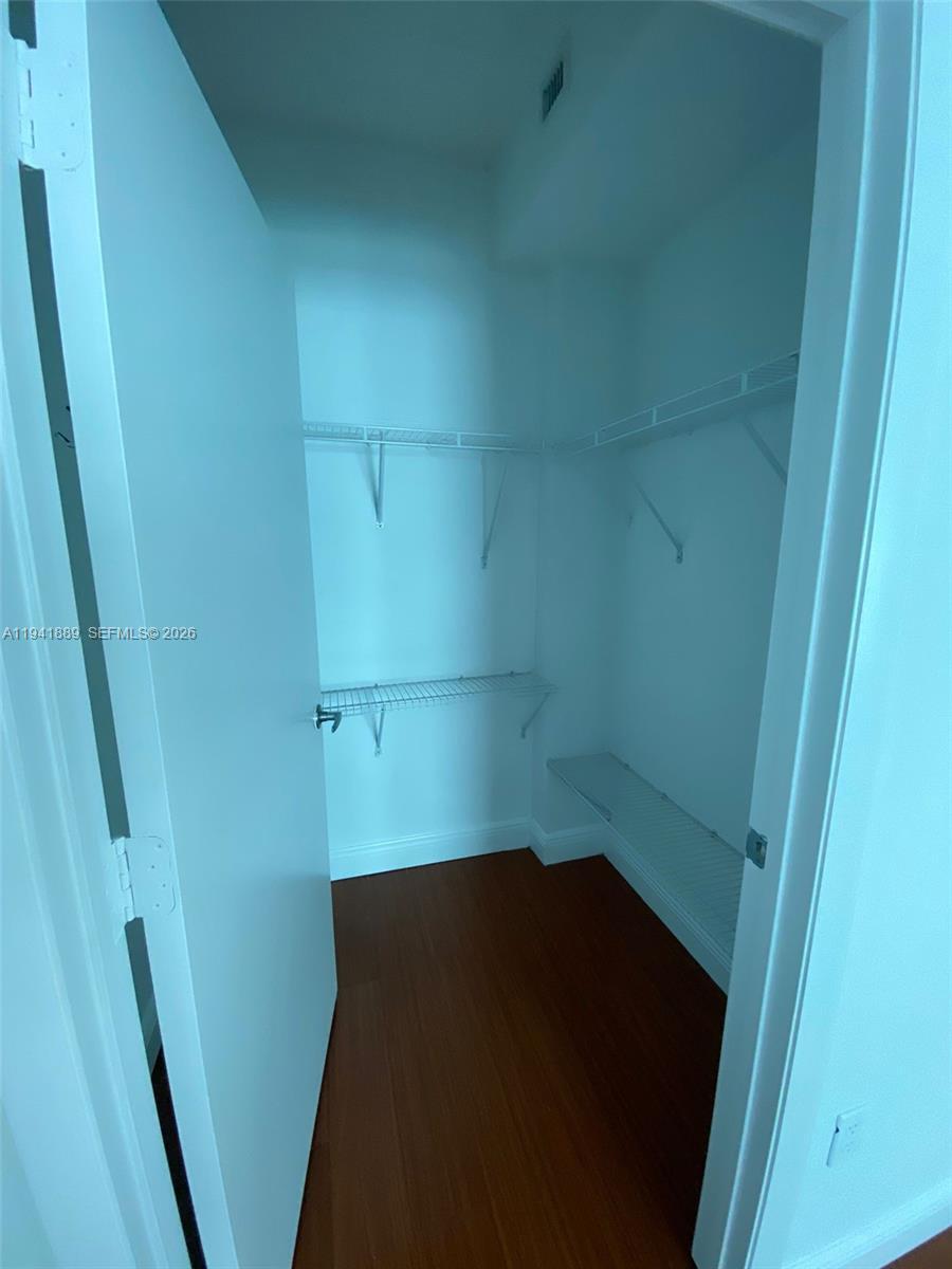 Building Photo - 1900 N Bayshore Dr