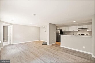Building Photo - 4401 Pembrook Village Dr