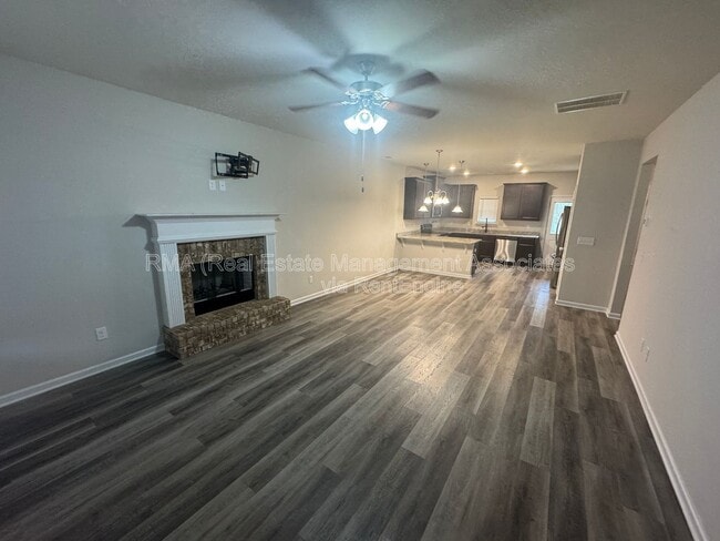 Building Photo - 2495 Barnesville Rd