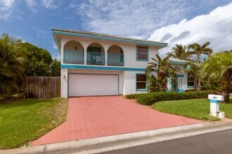 Building Photo - 150 Sandy Shoes Dr