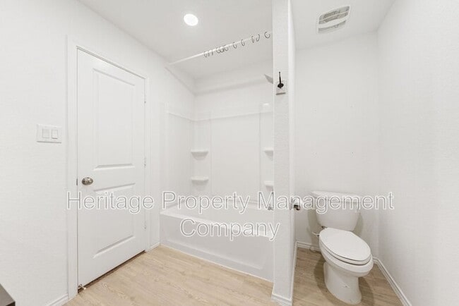 Building Photo - 140 Wood Moss Dr