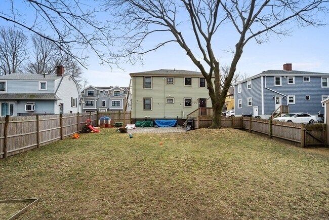 Building Photo - 64 Ashland St