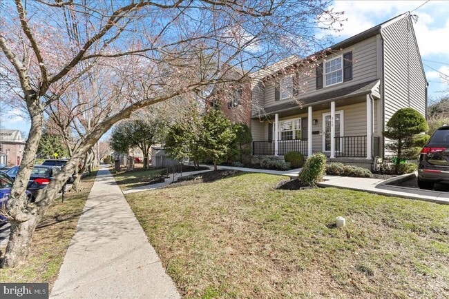 Building Photo - 317 N Olive St