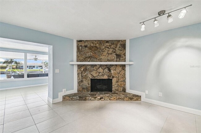 Building Photo - 5050 Porpoise Pl