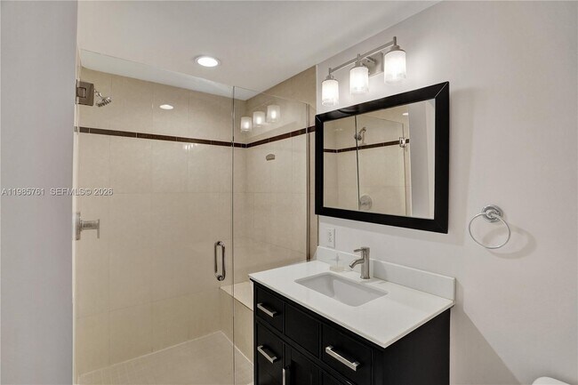 Building Photo - 480 NE 30th St