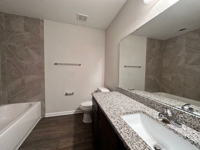 Building Photo - Four Bedroom Home on Belfort Rd.