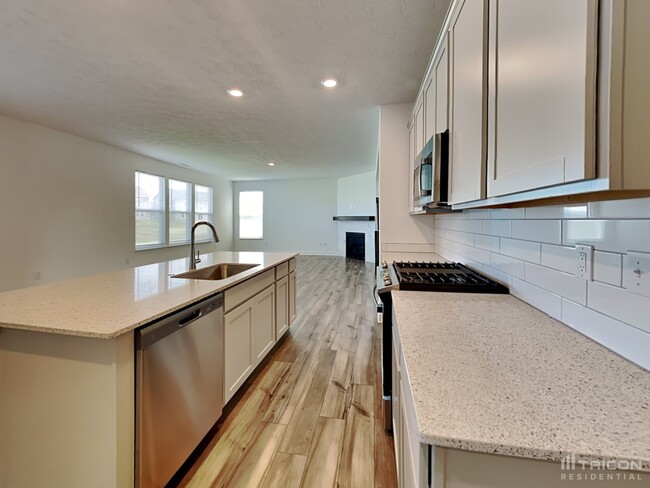 Building Photo - 2120 S Quincy Dr