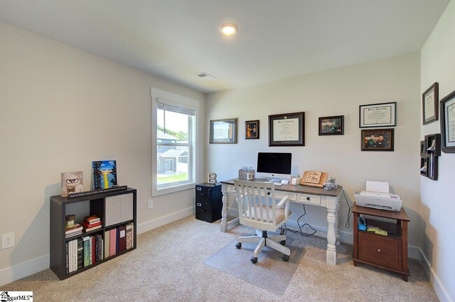 Building Photo - 542 Silverado Ave