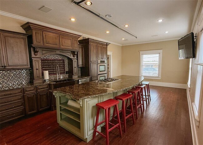 Building Photo - 1120 NW 51st St