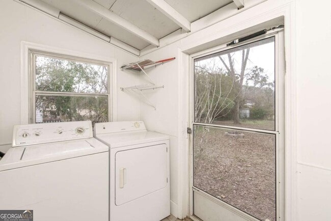 Building Photo - 240 Boulevard