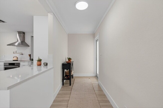 Building Photo - 802 Mallard Dr