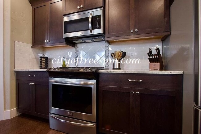 Building Photo - Harris Crossing at Harris Ranch.