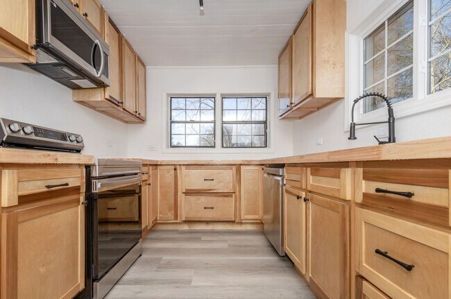 Building Photo - Fully remodeled home for rent!