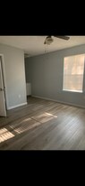 Building Photo - 7538 Beekman Dr