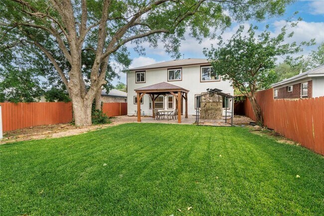 Building Photo - 9626 Dalewood Dr