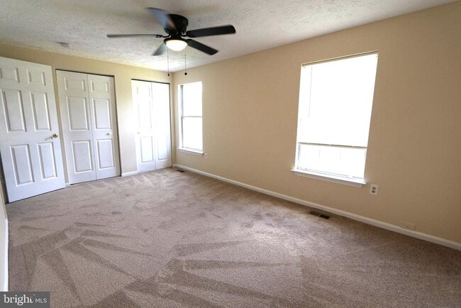 Building Photo - 2086 Tanglewood Dr