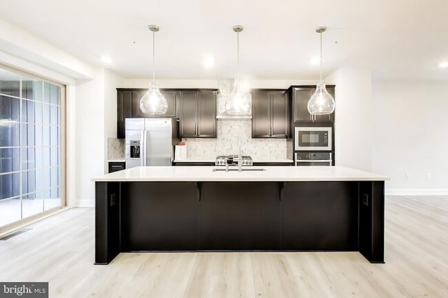 Building Photo - 1774 Ml Br Dr