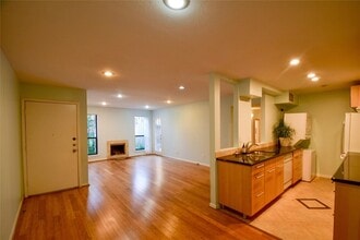 Building Photo - 1601 S Shepherd Dr