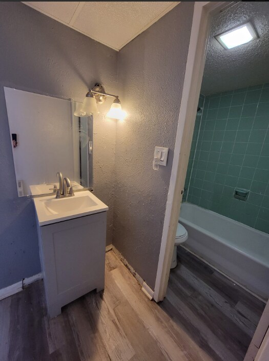 Building Photo - Summit