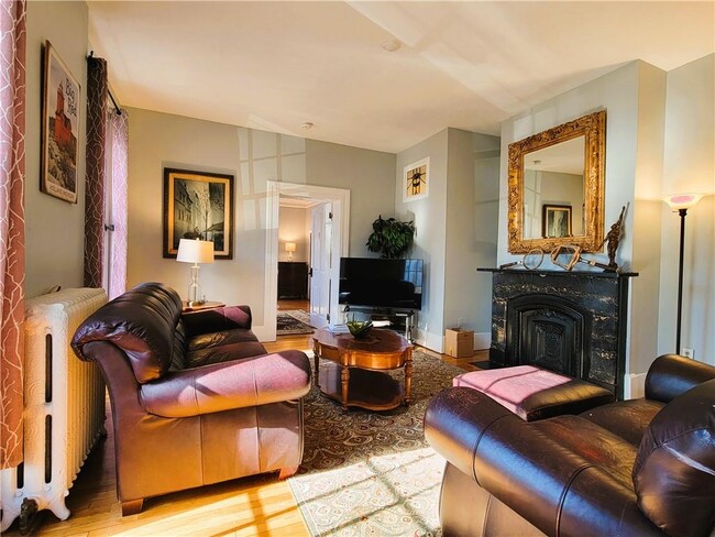 Building Photo - 92 Pelham St