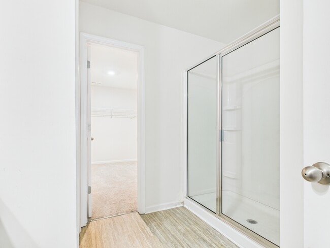 Building Photo - 2032 Highland Knoll Dr