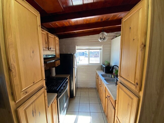 Building Photo - 174 W Borrego St