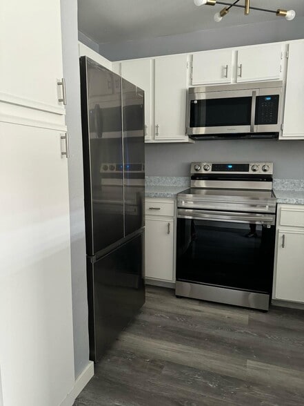 Building Photo - 2320 Gracy Farms Ln