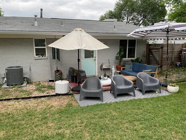 Building Photo - 6306 Vioitha Dr