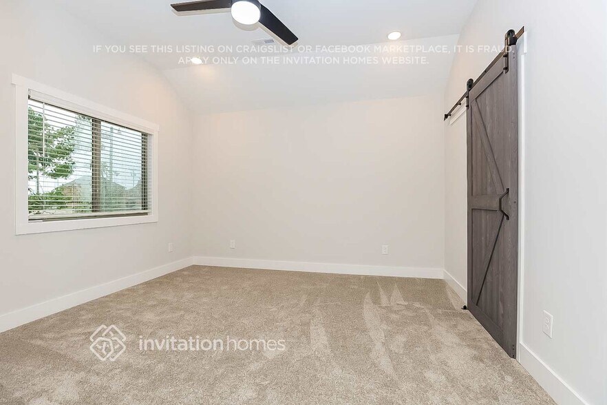 Building Photo - 211 Golf Club Ln