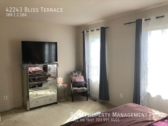 Building Photo - 42243 Bliss Terrace