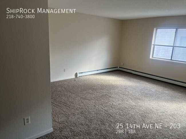 Building Photo - Completely Renovated Rosebrook #203