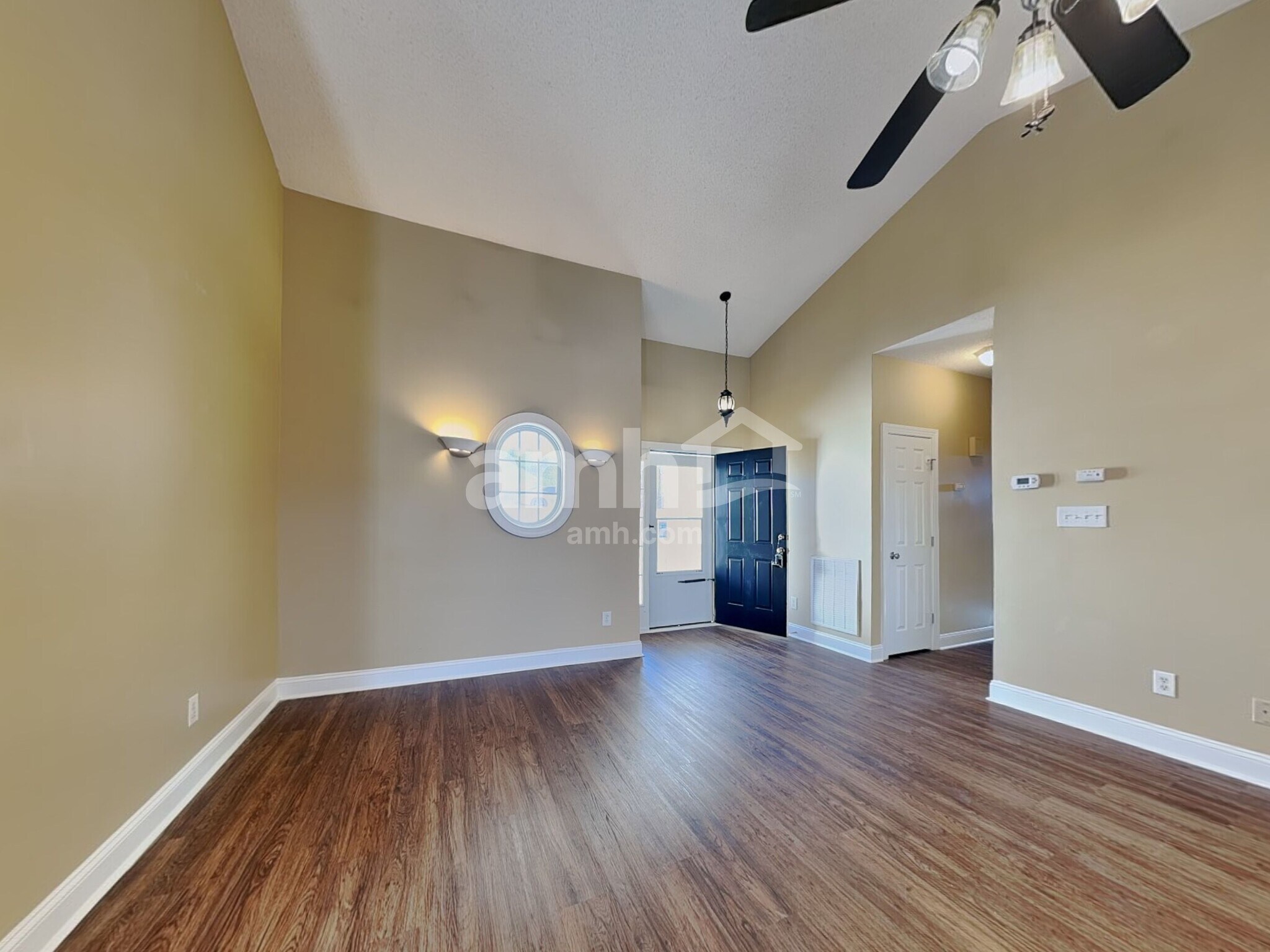 Building Photo - 702 Landing View Dr