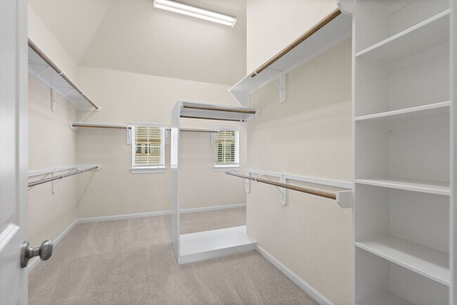 Building Photo - 2021 Cambridge Heights Pl