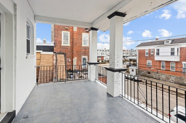 Building Photo - 6011 Catharine St