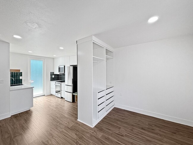 Building Photo - Charming Studio in Cherokee Point W/ A/C, ...