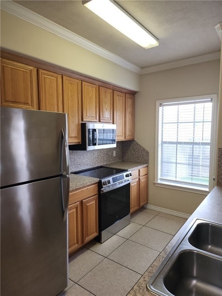 Building Photo - 3858 Oldenburg Ln