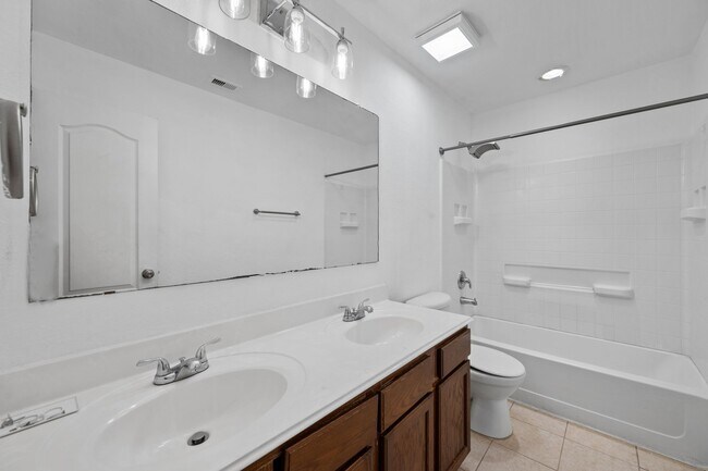 Building Photo - 4614 Pin Oak Creek Ln