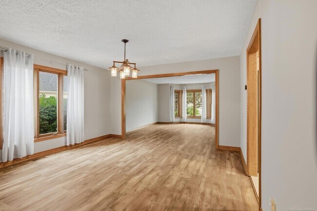 Building Photo - 14450 Knightsbridge Dr