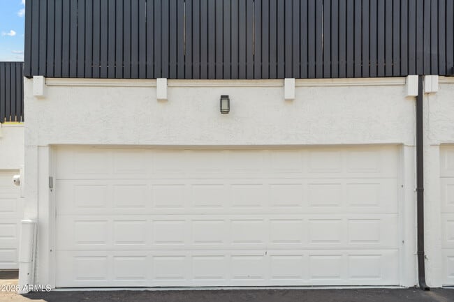 Building Photo - 7306 E Rancho Vista Dr