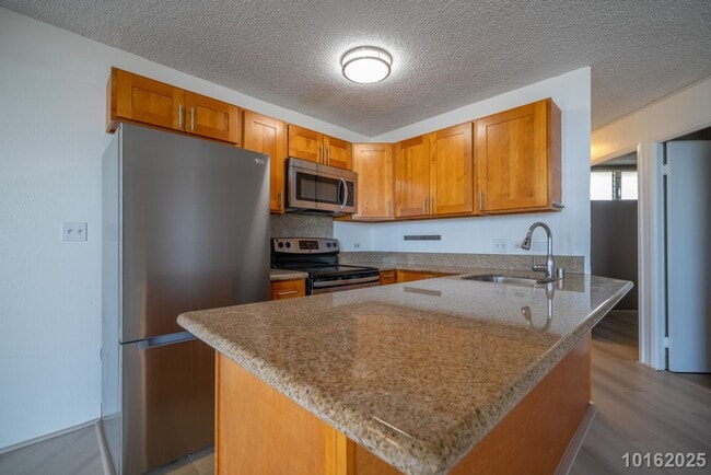 Building Photo - 2 Bed 2 Bath 2 Parking IN PEARL CITY
