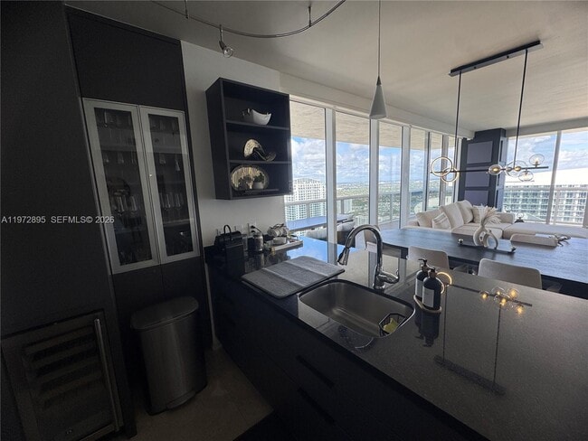 Building Photo - 1830 S Ocean Dr