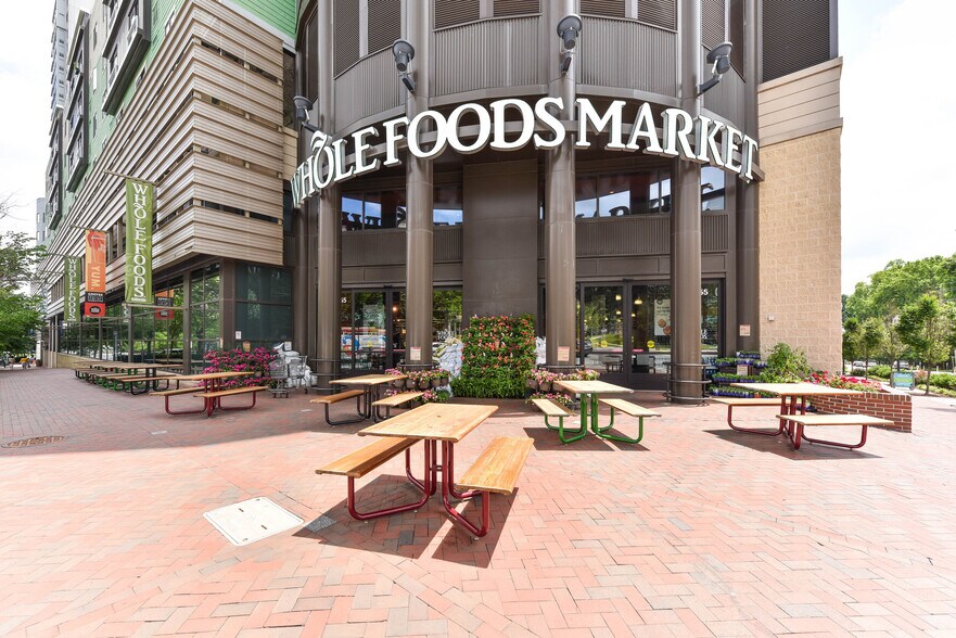 Building Photo - 5708 Chapman Mill Dr