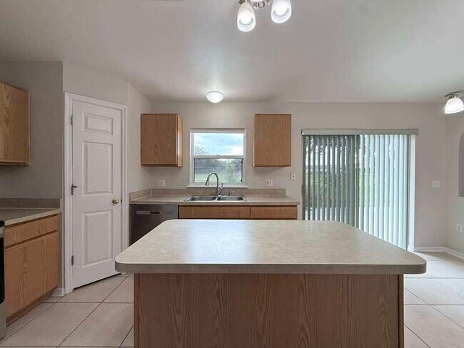 Building Photo - 13046 Waterbourne Dr