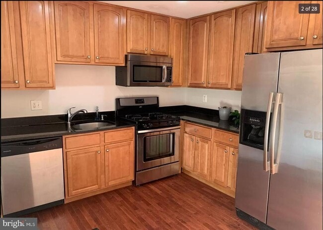Building Photo - 14880 Emberdale Dr