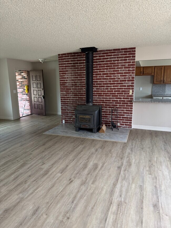 Building Photo - 15797 Fawn Ln
