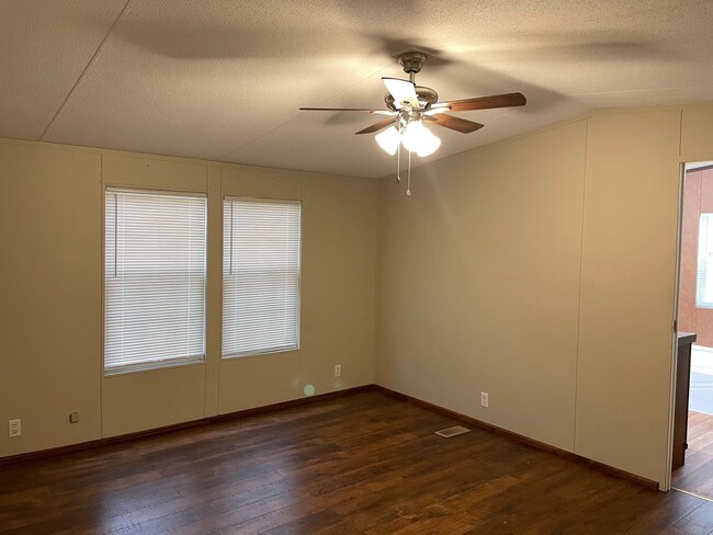 Building Photo - 3 BED, 2 FULL BATH MOBILE HOME IN DENTON, ...