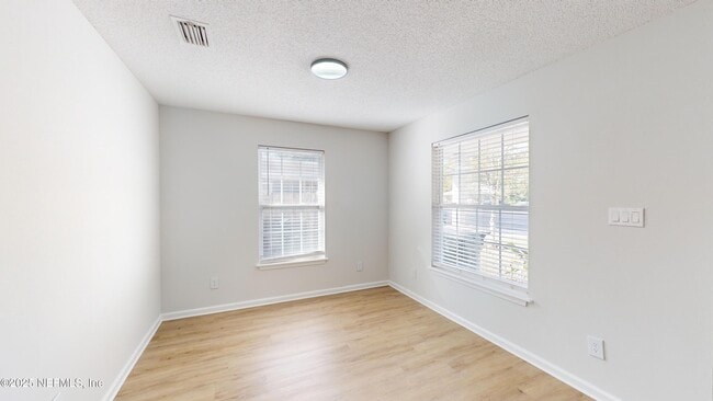 Building Photo - 1850 Forsyth Ct