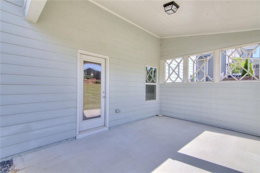 Building Photo - 7107 Branch Creek Cove