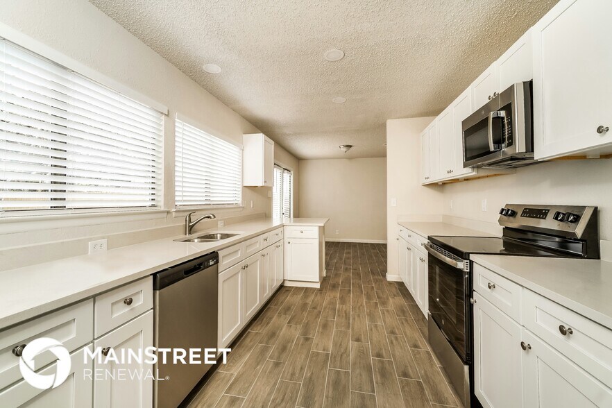 Building Photo - 13331 Deer Falls Dr