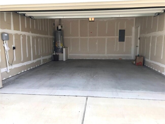 Building Photo - 3601 Batson Dr